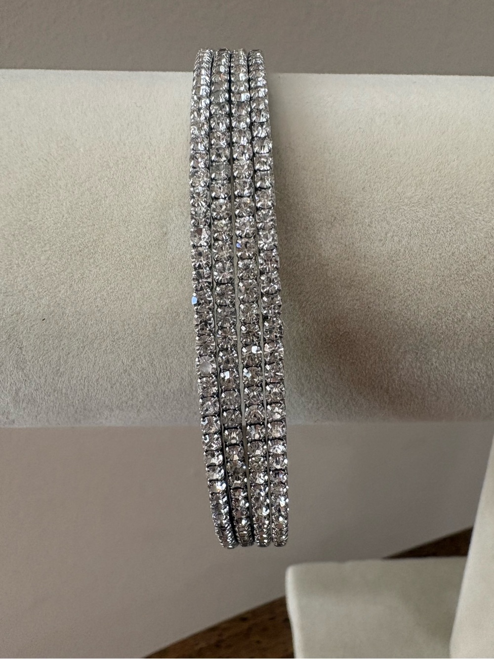 ⭐️ Jennifer Silver Crystal Bangle Set - Picture 3 of 5
